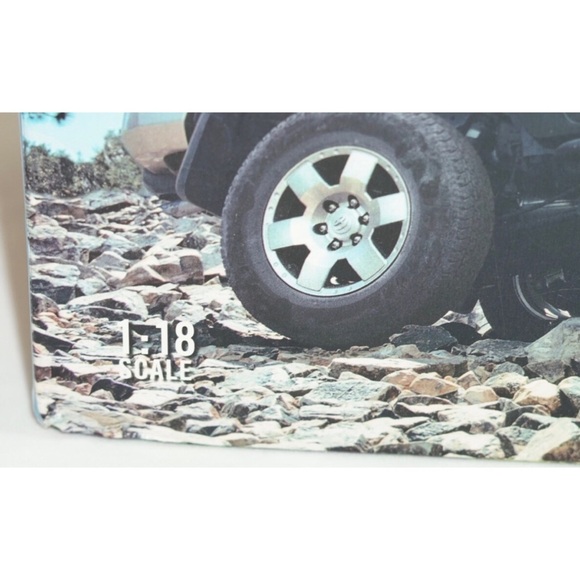 Toyota FJ Cruiser Diecast Metal 1:18 Model Rare - Picture 4 of 8